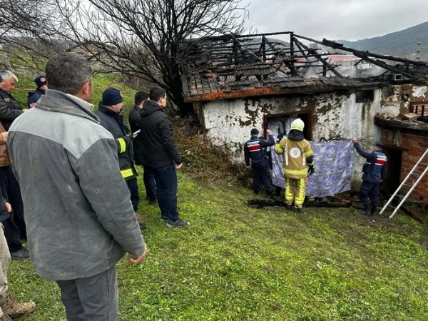 Bursa'da Acı Olay! Evlerinde Yangın Çıkan Çift Öldü